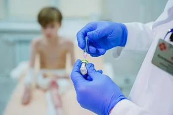 Калининградский пациент с редким генетическим заболеванием кожи один из первых в России начал получать генно-заместительную терапию Калининградский пациент с редким генетическим заболеванием кожи один из первых в России начал получать генно-заместительную терапию