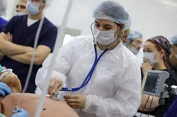 Алексей Беспрозванных: Важно, чтобы начинающие врачи связывали свою жизнь с Калининградской областью Алексей Беспрозванных: Важно, чтобы начинающие врачи связывали свою жизнь с Калининградской областью