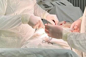 Хирурги Областной клинической больницы удалили женщине огромный зоб Хирурги Областной клинической больницы удалили женщине огромный зоб