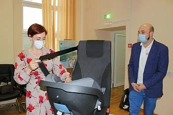 Пациенток Регионального перинатального центра будут обучать безопасной перевозке детей в автомобиле Пациенток Регионального перинатального центра будут обучать безопасной перевозке детей в автомобиле