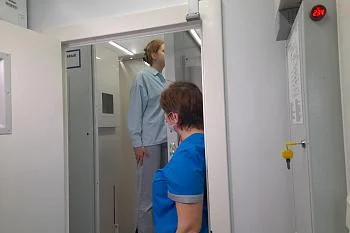 Жители поселка Малое Луговое прошли медицинское обследование в новом передвижном комплексе