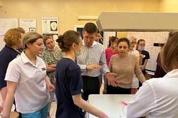 Мастер – класс для калининградских медиков проводит ведущий специалист страны в области реанимации новорожденных Мастер – класс для калининградских медиков проводит ведущий специалист страны в области реанимации новорожденных